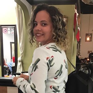 Meet your Posher, Danielle